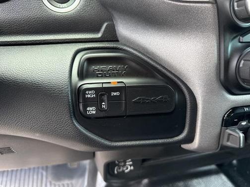 2024 RAM 2500 Tradesman Crew Cab 4x4 6'4' Box