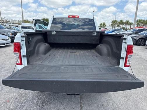 2024 RAM 2500 Tradesman Crew Cab 4x4 6'4' Box