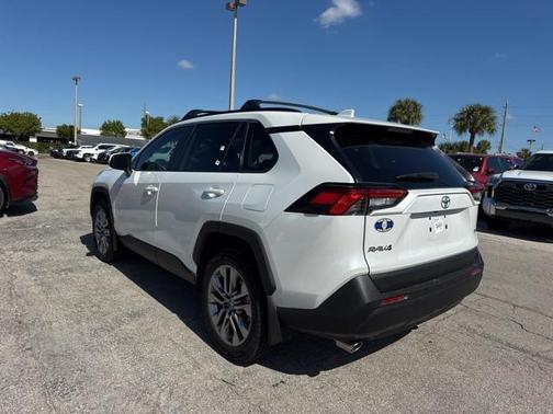 2025 Toyota RAV4 XLE Premium