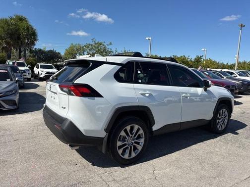 2025 Toyota RAV4 XLE Premium