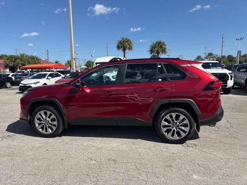 2025 Toyota RAV4 XLE Premium