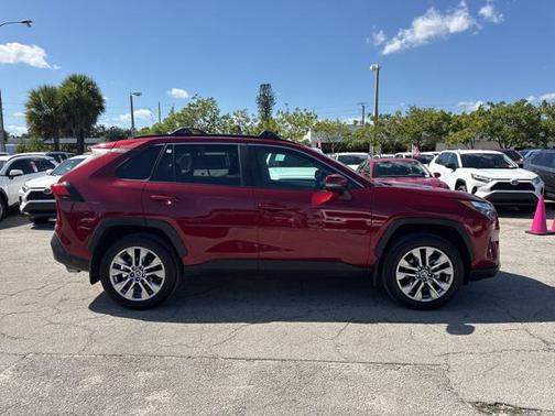 2025 Toyota RAV4 XLE Premium