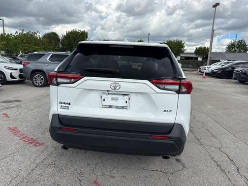 2022 Toyota RAV4 XLE