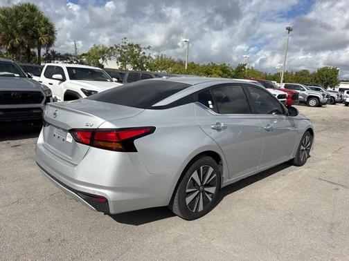 2021 Nissan Altima 2.5 SV