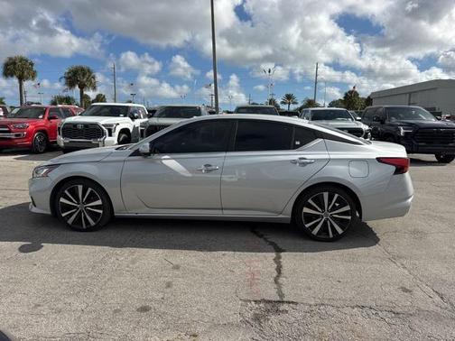 2021 Nissan Altima 2.5 SV