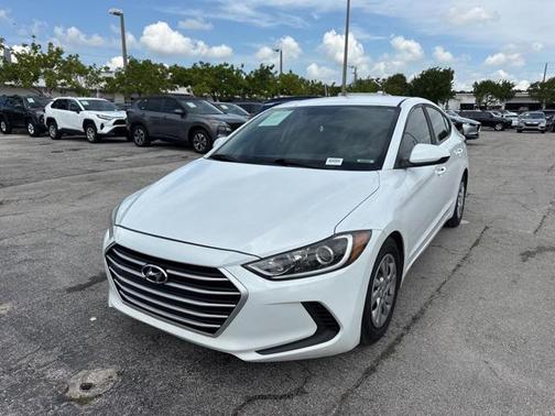 2018 Hyundai ELANTRA SE