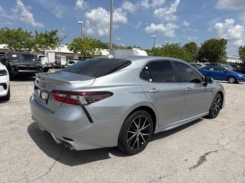 2024 Toyota Camry SE