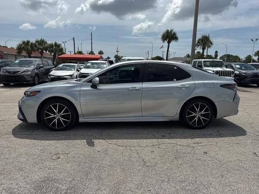 2024 Toyota Camry SE