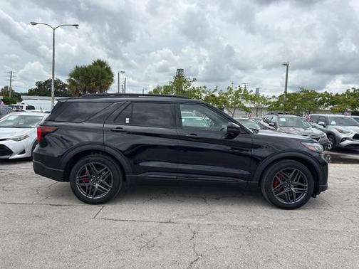 2025 Ford Explorer ST