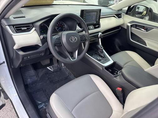 2022 Toyota RAV4 Hybrid XLE Premium