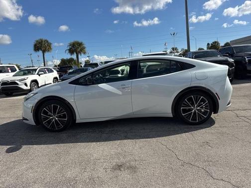 2025 Toyota Prius LE