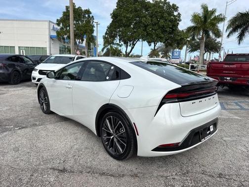 2025 Toyota Prius LE