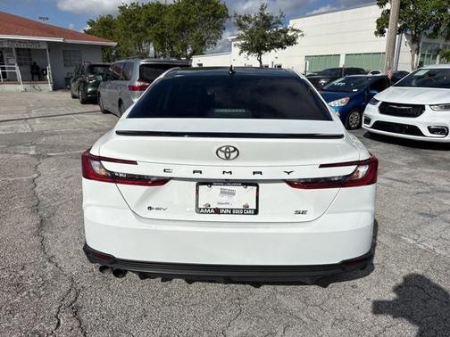 2025 Toyota Camry SE