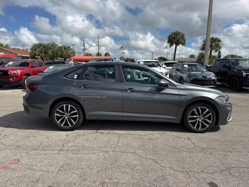 2025 Volkswagen Jetta 1.5T SE