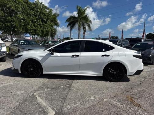 2025 Toyota Camry SE