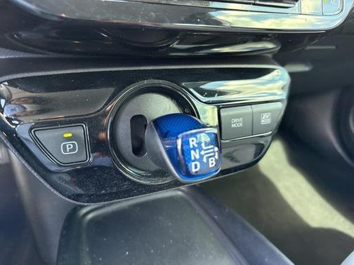 2020 Toyota Prius XLE