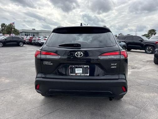 2025 Toyota Corolla Cross XLE