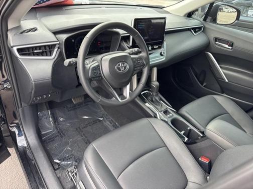 2025 Toyota Corolla Cross XLE