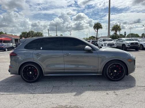 2016 Porsche Cayenne GTS