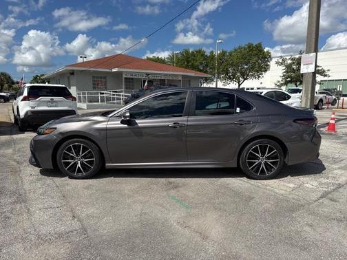2024 Toyota Camry SE