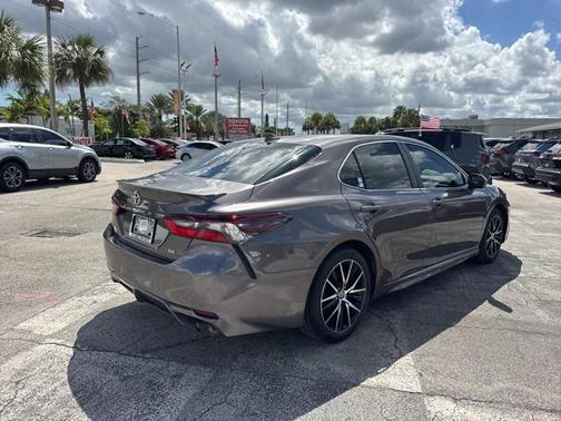 2024 Toyota Camry SE