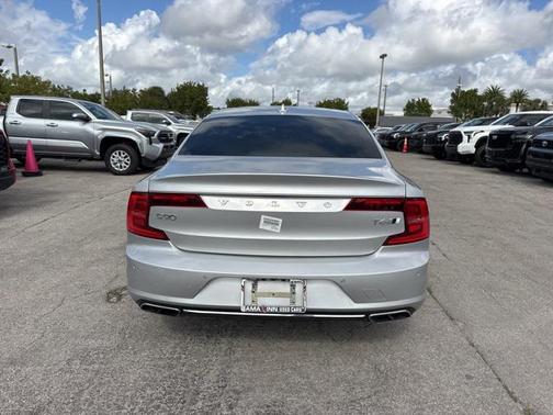 2020 Volvo S90 T6 R-Design