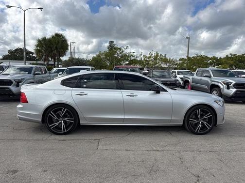 2020 Volvo S90 T6 R-Design