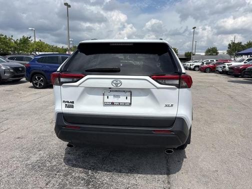 2024 Toyota RAV4 XLE