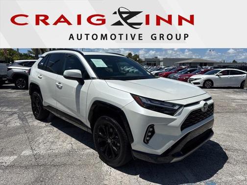 2022 Toyota RAV4 Hybrid SE