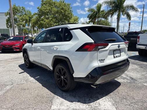 2022 Toyota RAV4 Hybrid SE