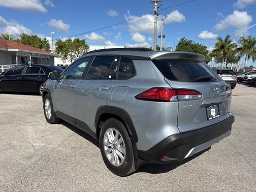 2024 Toyota Corolla Cross LE