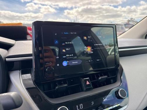 2025 Toyota Corolla Hybrid LE