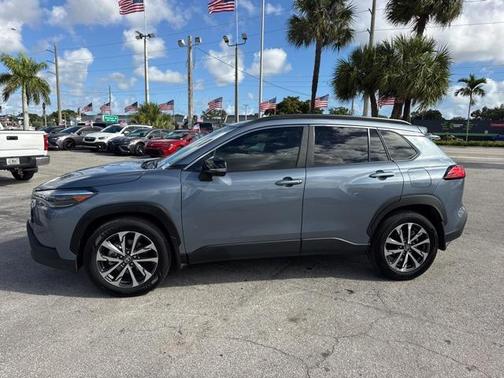 2025 Toyota Corolla Cross XLE