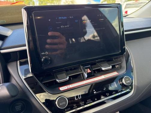 2025 Toyota Corolla Cross XLE