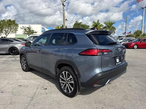 2025 Toyota Corolla Cross XLE