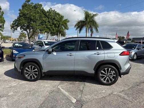 2024 Toyota Corolla Cross XLE