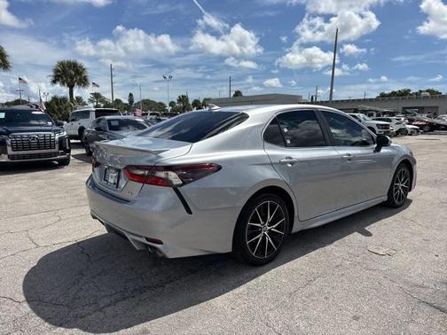 2024 Toyota Camry SE