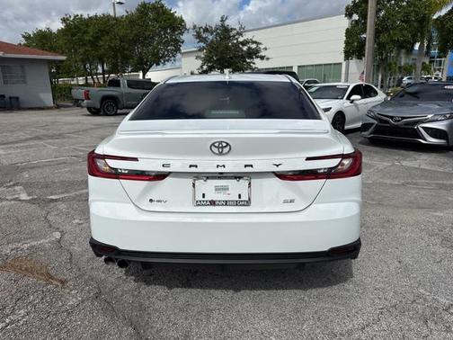 2025 Toyota Camry SE