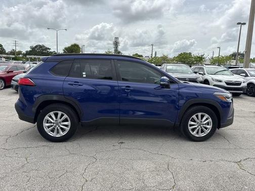 2022 Toyota Corolla Cross LE