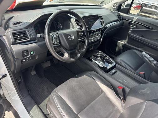 2022 Honda Pilot Touring 8-Passenger