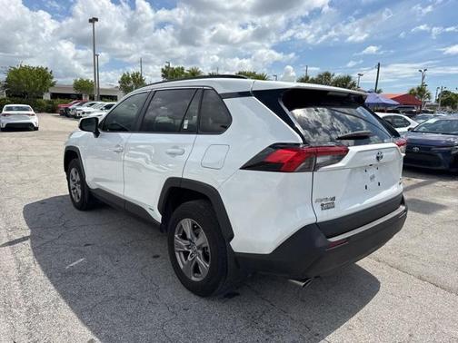 2024 Toyota RAV4 Hybrid XLE