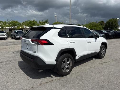 2024 Toyota RAV4 Hybrid XLE