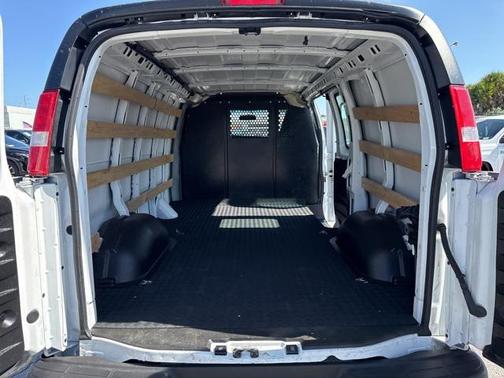 2023 GMC Savana 2500 Work Van