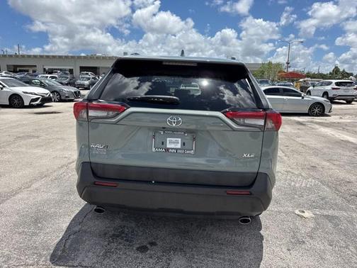 2021 Toyota RAV4 XLE