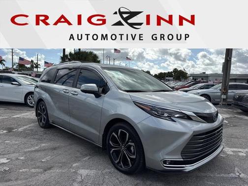 2025 Toyota Sienna Platinum