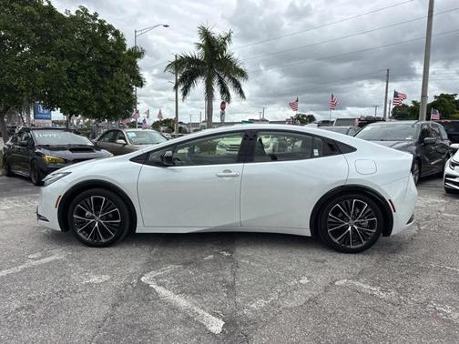 2025 Toyota Prius LE