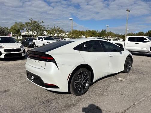 2023 Toyota Prius LE