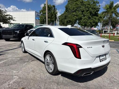 2022 Cadillac CT4 Premium Luxury