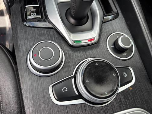 2020 Alfa Romeo Giulia Base