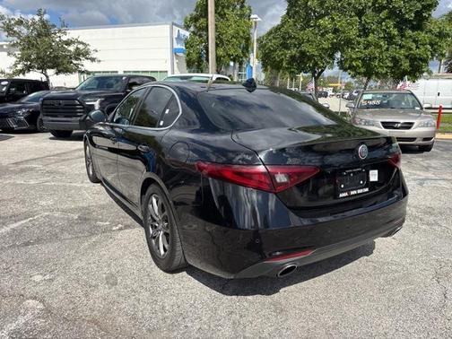 2020 Alfa Romeo Giulia Base